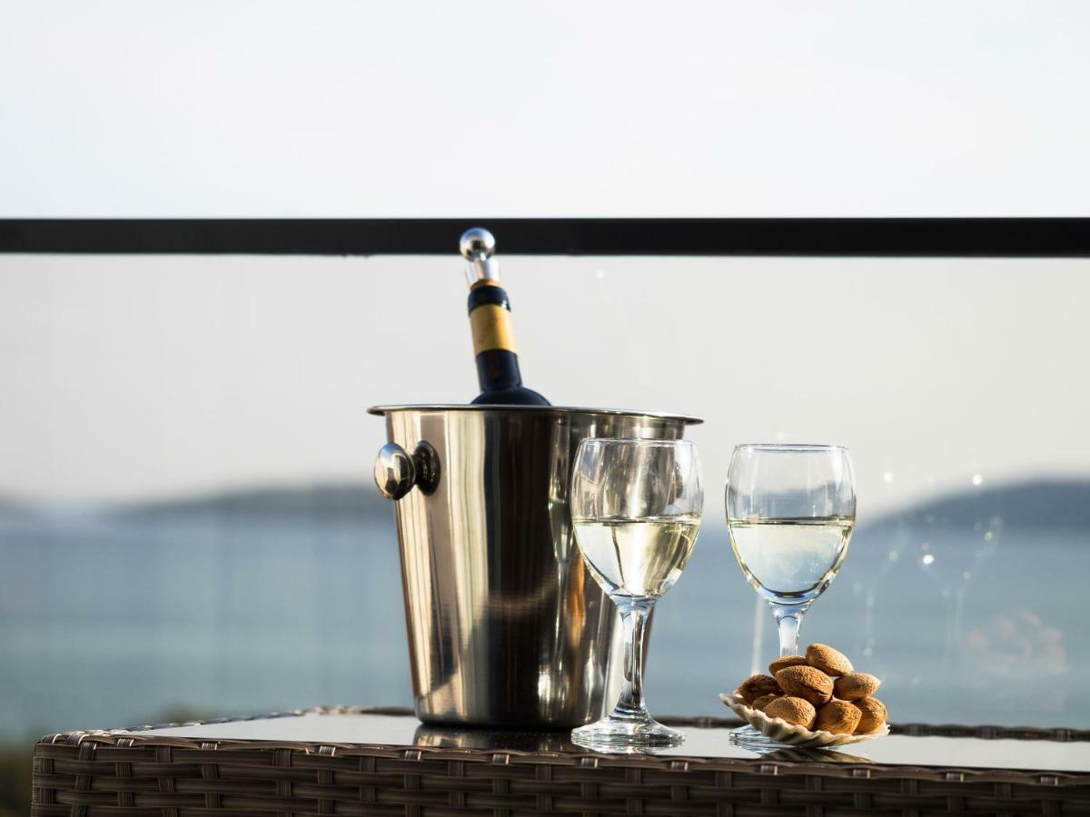 Croatica Suites Podsolarsko Sibenik Bagian luar foto