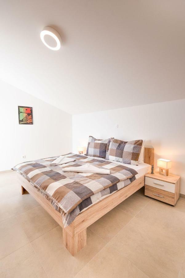 Croatica Suites Podsolarsko Sibenik Bagian luar foto